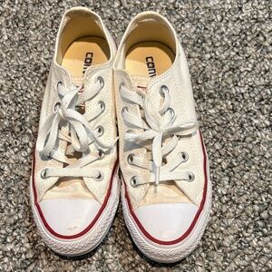 Converse Low Top Canvas Sneakers in Off-White with Red Trim sz 6